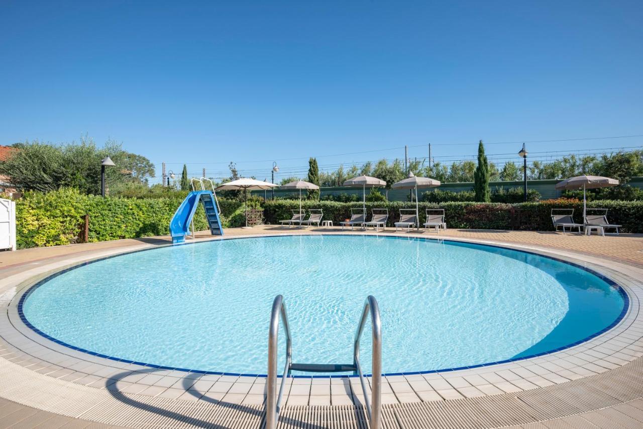 Villaggio Il Girasole Follonica Exterior foto